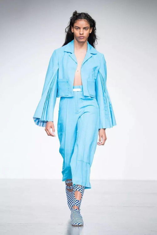 揭秘服裝廓形、款式與版型的奧秘 從剪裁到箱包的風(fēng)格延伸